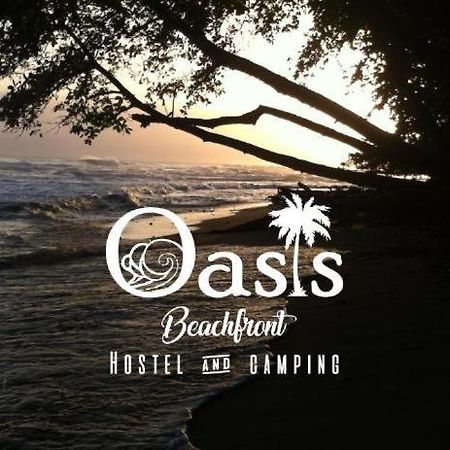 Oasis Beachfront Hostel Puerto Limon Exteriör bild